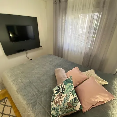 Santa Barbara Apartment *